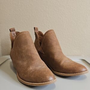 Universal Thread Tan Cut Out Ankle Booties Women's Size 8